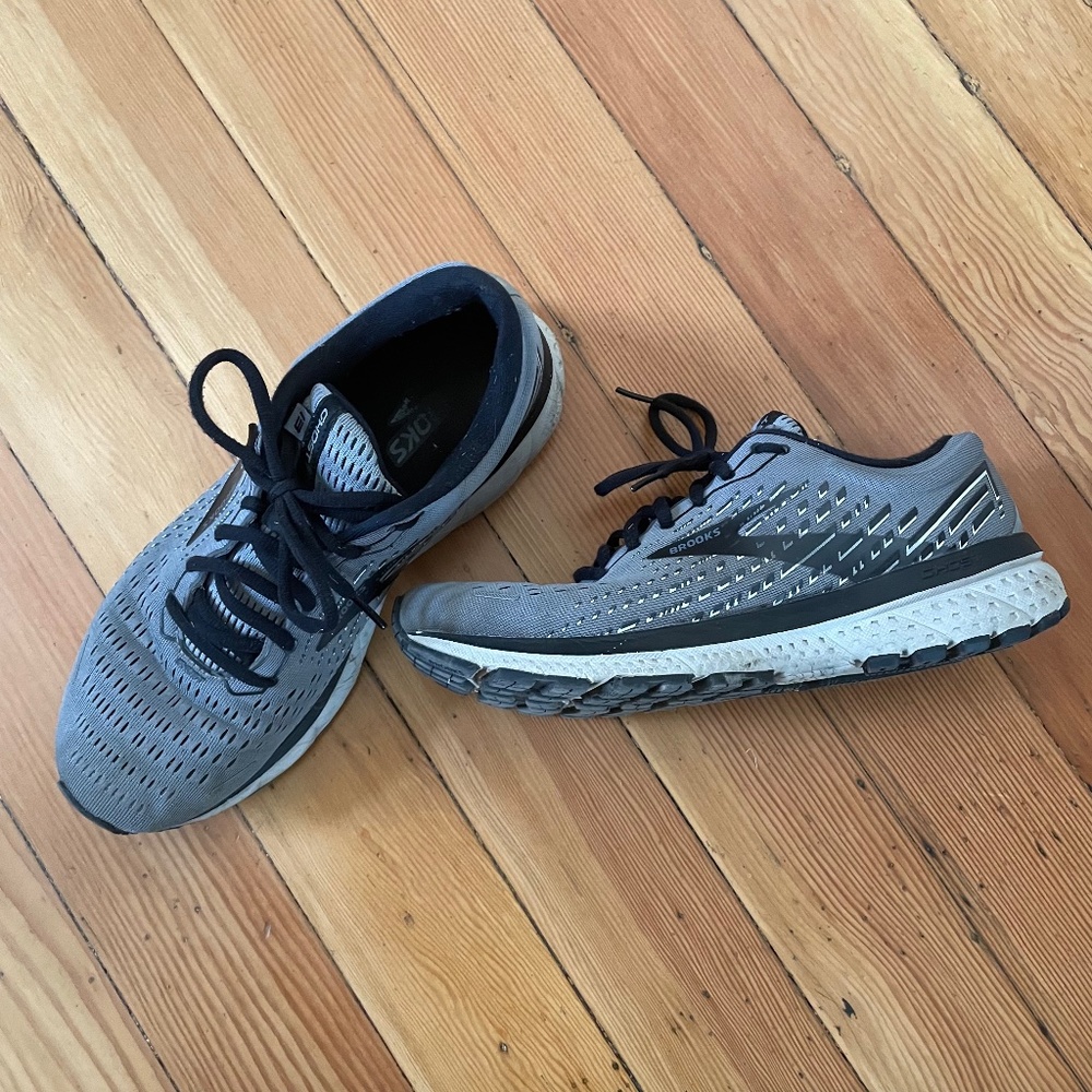 Brooks Ghost 13s in grey, men’s size 9